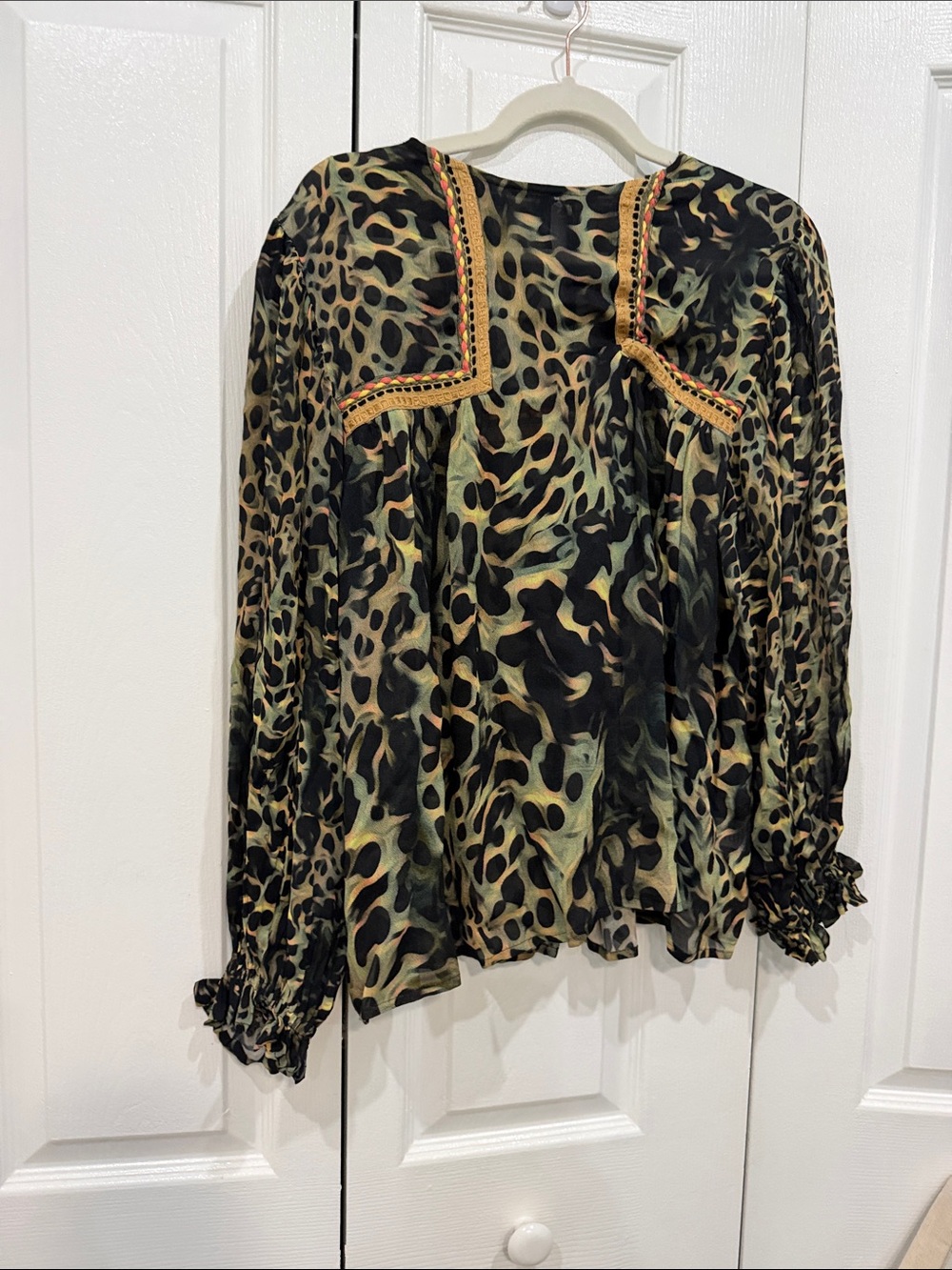 Leopard-Print Long Sleeve Blouse in Green and Black